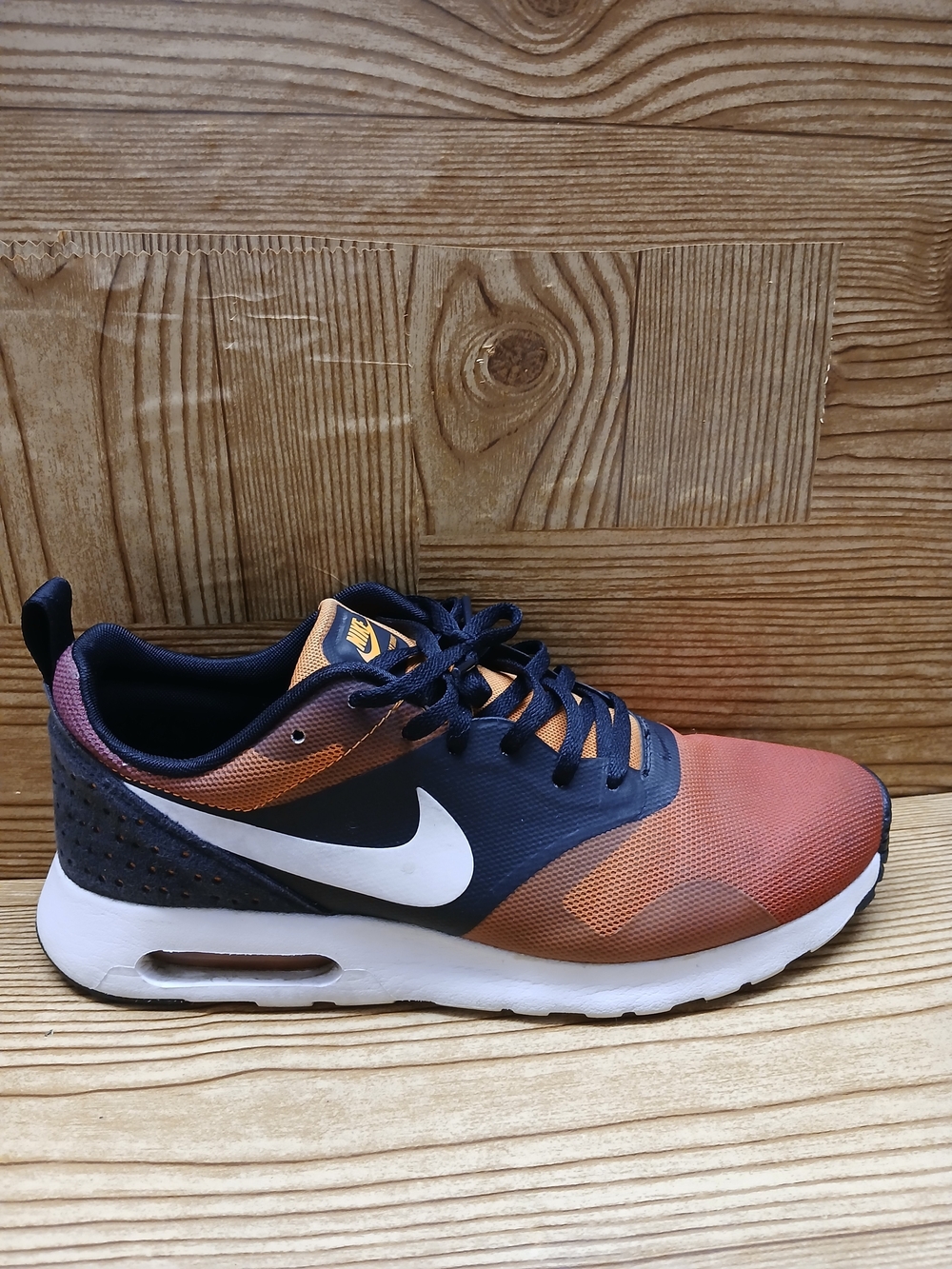 Nike Men’s Air Max Lightweight Running Shoe - Navy & Orange